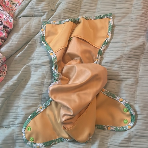 Buttons shells and snap ins - Picture 3 of 6